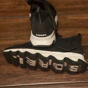Sorel kinetic sneaker